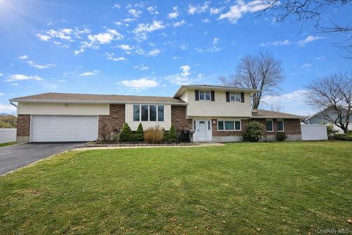 10 Wisteria Way, Commack, NY, 11725-2727 | Card Image