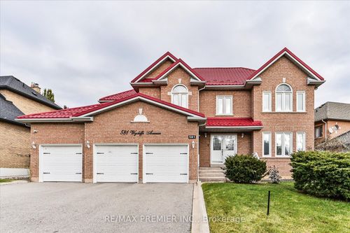 581 Wycliffe Ave, Woodbridge, ON, L4L8S8 | Card Image