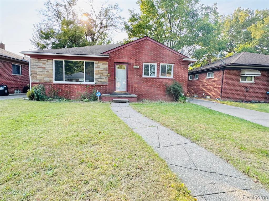 Morton St, Oak Park, MI 48237