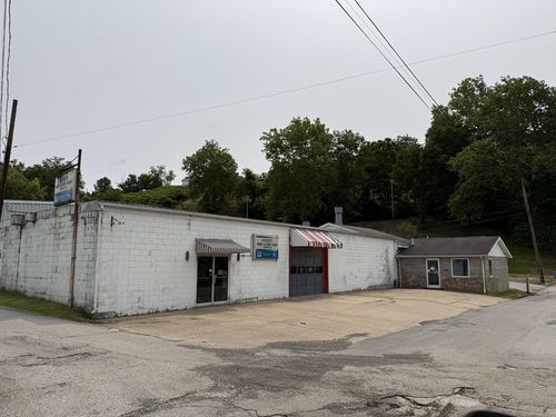 403 Charles St, Sistersville, WV, 26175-1609 | Card Image