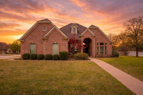 2210 Riverwood Dr, Weatherford, TX, 76087-3838 | Card Image