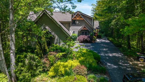 321 Woods Mountain Trl, Cullowhee, NC, 28723-8914 | Card Image