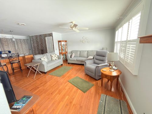 620 Glenn St, Reed City, MI, 49677-9739 | Card Image