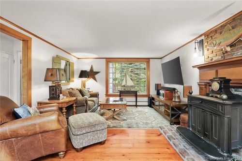 47-47 Hollow Tree Ridge Rd, Darien, CT, 06820-5033 | Card Image