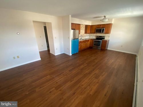2r-427 Smith Street, DUNMORE, PA, 18512 | Card Image