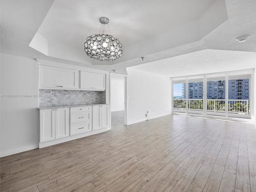 apt-405-9341 Collins Ave, Surfside, FL, 33154-2661 | Card Image