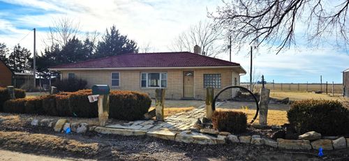 1111 Roxanna Dr, Great Bend, KS, 67530-3188 | Card Image