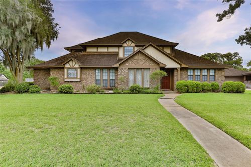 101 White Oak Dr, Lake Jackson, TX, 77566-4424 | Card Image