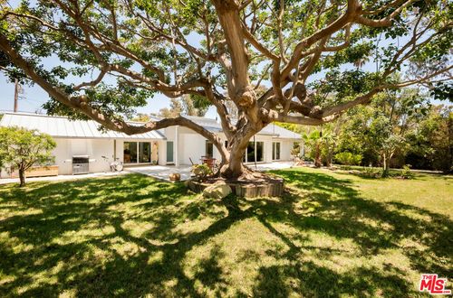 6749 Wildlife Rd, Malibu, CA, 90265-4304 | Card Image