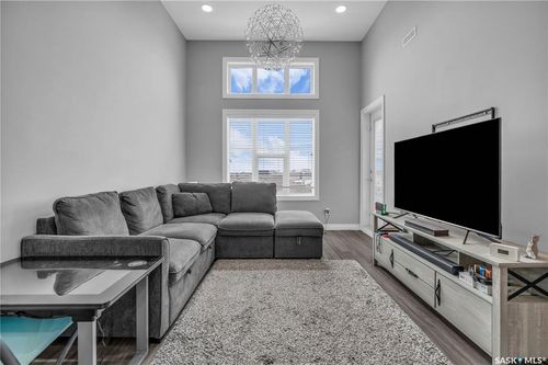 407-5301 Universal Cres, Regina, SK, S4W0L2 | Card Image