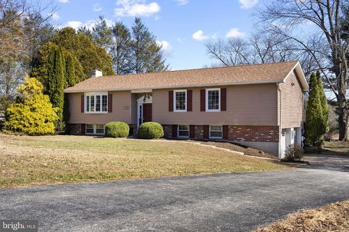 1354 Ridgeview Cir, DOWNINGTOWN, PA, 19335-3625 | Card Image
