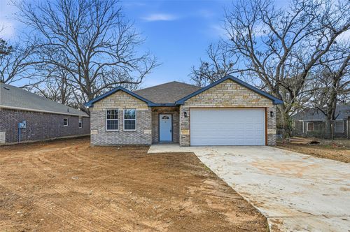 306 Lewis St, Cleburne, TX, 76031-5228 | Card Image