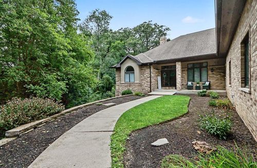 2900 Bridle Ct, Lake Geneva, WI, 53147-5503 | Card Image