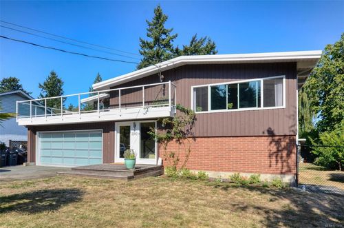 2240 Greenlands Rd, Saanich, BC, V8N1T5 | Card Image