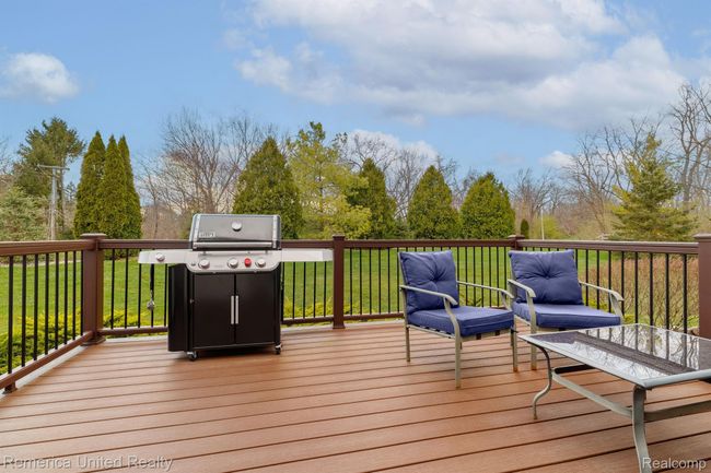 Deck | Image 31