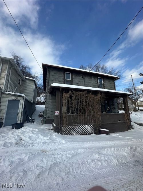 637 Dehass Street, Martins Ferry, OH, 43935 | Card Image