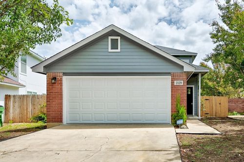 2129 Redwing Way, Round Rock, TX, 78664-7144 | Card Image