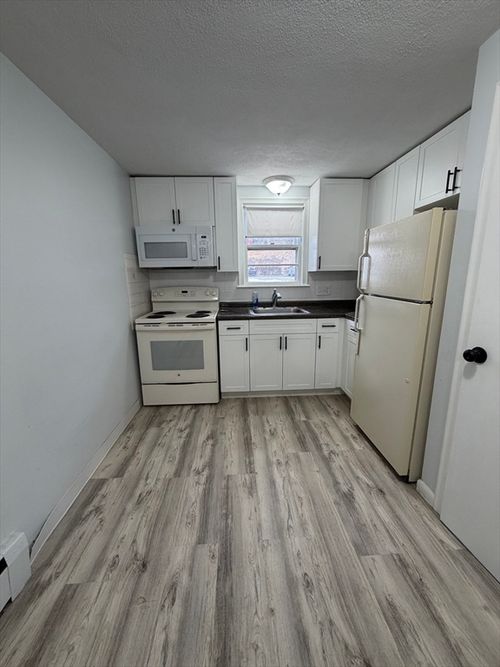 apt-41-85 Trapelo Rd, Waltham, MA, 02452-6354 | Card Image