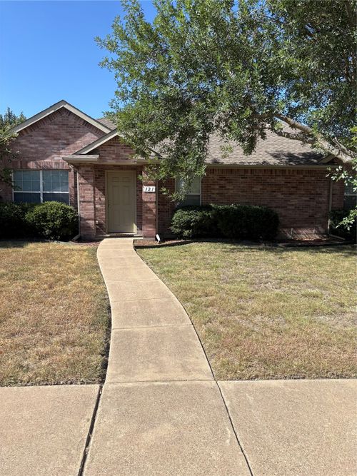 121 Hunters Trl, Red Oak, TX, 75154-4716 | Card Image