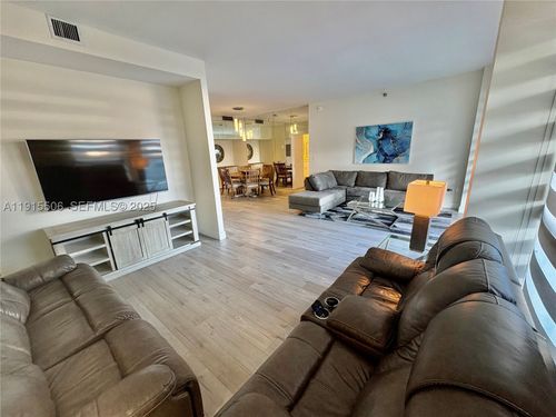 147-20515 E Country Club Dr, Aventura, FL, 33180-3042 | Card Image