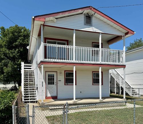 1621 Emerson Ave, Atlantic City, NJ, 08401-1611 | Card Image