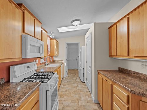 1307 Kingslane, Gardnerville, NV, 89410-6006 | Card Image