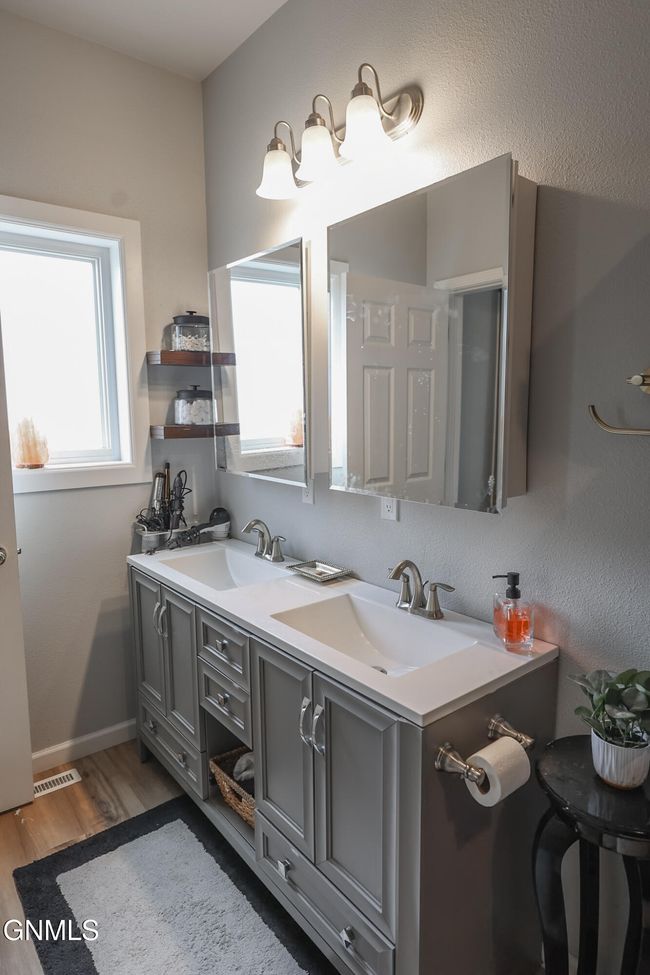 3715 Orange Willow St, House other with 5 bedrooms, 3 bathrooms and null parking in Williston ND | Image 14