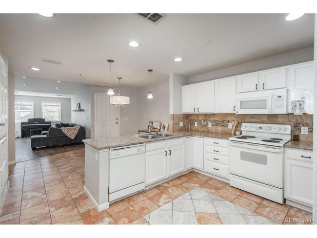UNIT-303 - 12281 E Tennessee Dr, House attached with 2 bedrooms, 2 bathrooms and null parking in Aurora CO | Image 5