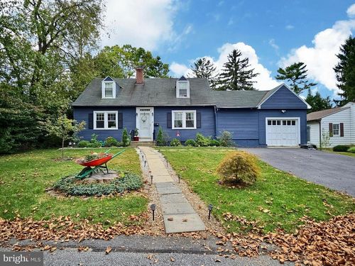 3322 W Highland St, Allentown, PA, 18104-2671 | Card Image