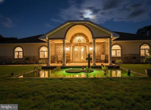 2440 Water Valley Rd, Lancaster, PA, 17603-9355 | Card Image