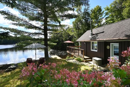 28 Pinewood Rd, Mcdougall, ON, P2A2W7 | Card Image