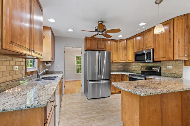 5 Hawthorne Rd, House other with 4 bedrooms, 3 bathrooms and 2 parking in Barrington IL | Image 14
