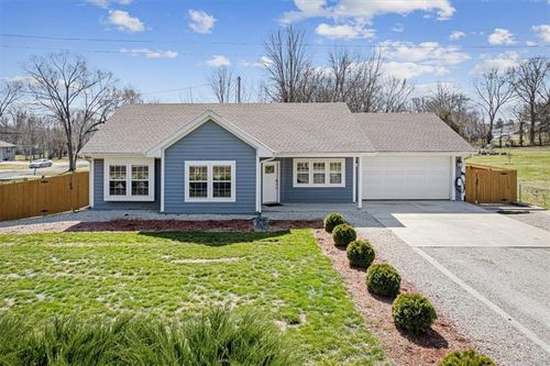 301 Plattsburg St, Lathrop, MO, 64465-9206 | Card Image