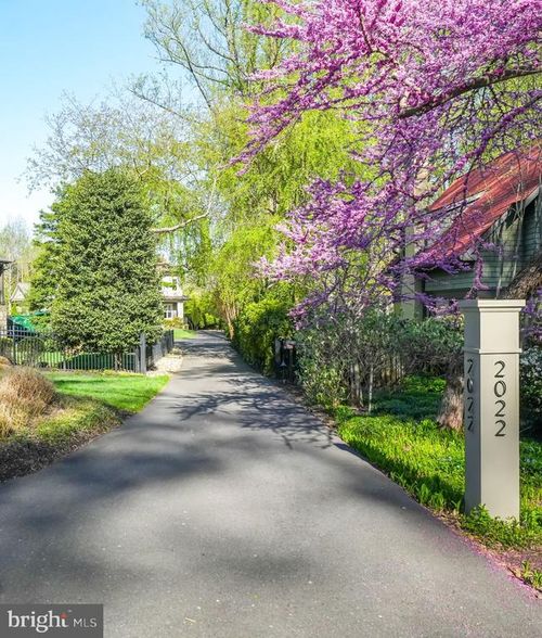 2022 Rockingham St, MCLEAN, VA, 22101-4924 | Card Image