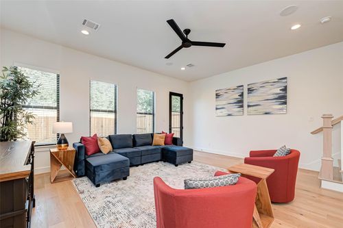 4101 Edison St, Houston, TX, 77009-4013 | Card Image