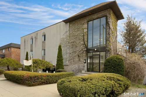 2d-697 Cove Road, Stamford, CT, 06902 | Card Image