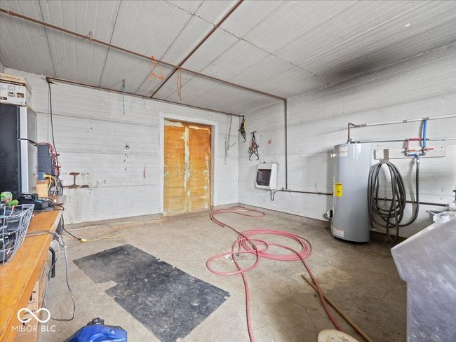 Heated room in 3rd barn. | Image 67
