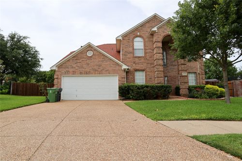 2325 Denham Dr, Arlington, TX, 76001-8414 | Card Image