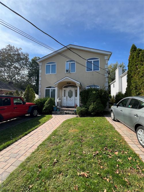 31 Marwood Rd N, Port Washington, NY, 11050 | Card Image