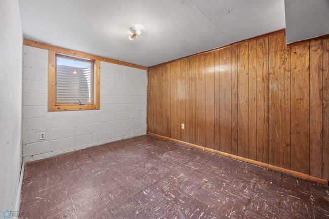 Basement Bedroom | Image 11