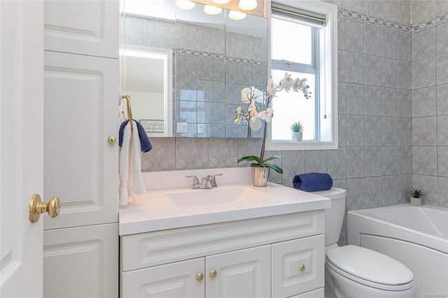 1571 Juan De Fuca Blvd, House other with 5 bedrooms, 3 bathrooms and 4 parking in Parksville BC | Image 24