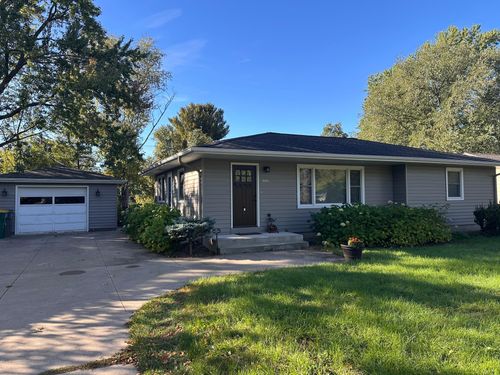 806 Summer St, Hudson, WI, 54016-1927 | Card Image