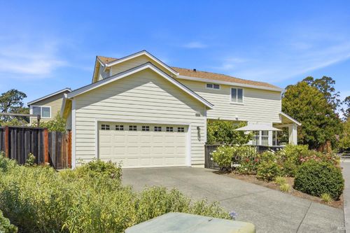 8009 Ferrari Way, Windsor, CA, 95492 | Card Image