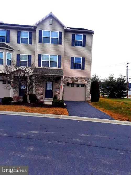 201 Antilles Ct, MECHANICSBURG, PA, 17050-5247 | Card Image