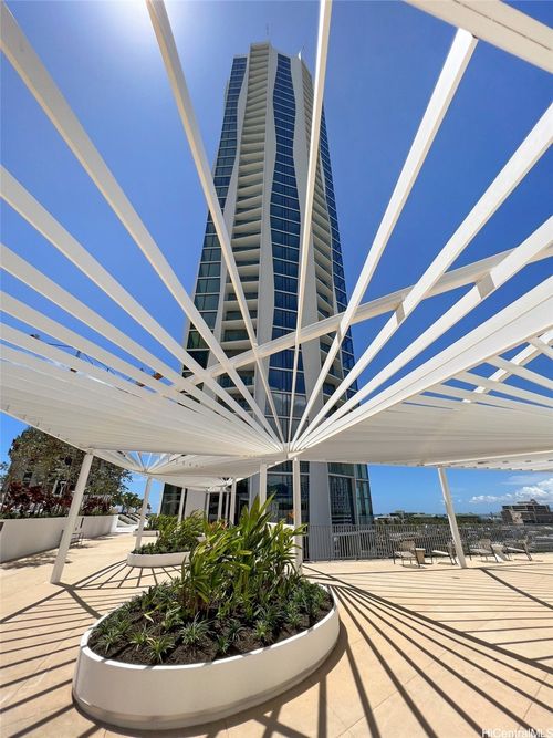 2305-1000 Auahi St, Honolulu, HI, 96814-4105 | Card Image