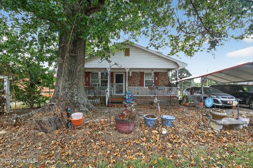 3681 Williams St, Farmville, NC, 27828-1956 | Card Image