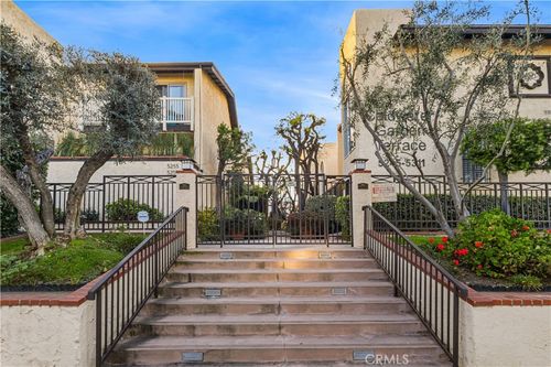 e-5255 Coldwater Canyon Ave, Sherman Oaks, CA, 91401-6125 | Card Image