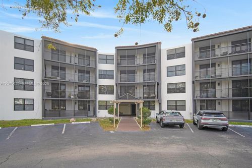 108-3900 N Hills Dr, Hollywood, FL, 33021-2545 | Card Image