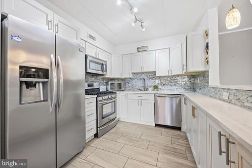 215-8920 Krewstown Rd, PHILADELPHIA, PA, 19115-4567 | Card Image