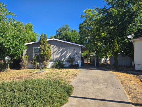 522 Meadow Ln, Eagle Point, OR, 97524-8535 | Card Image